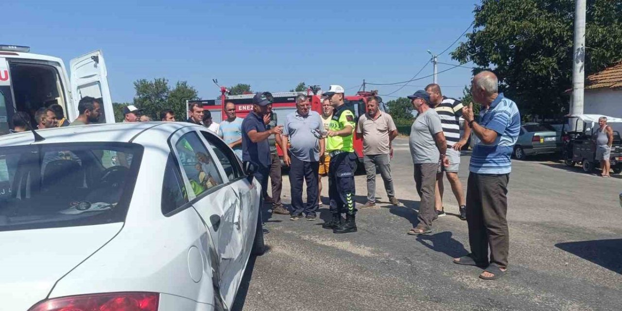 Enez'de Trafik Kazası: 3 Yaralı