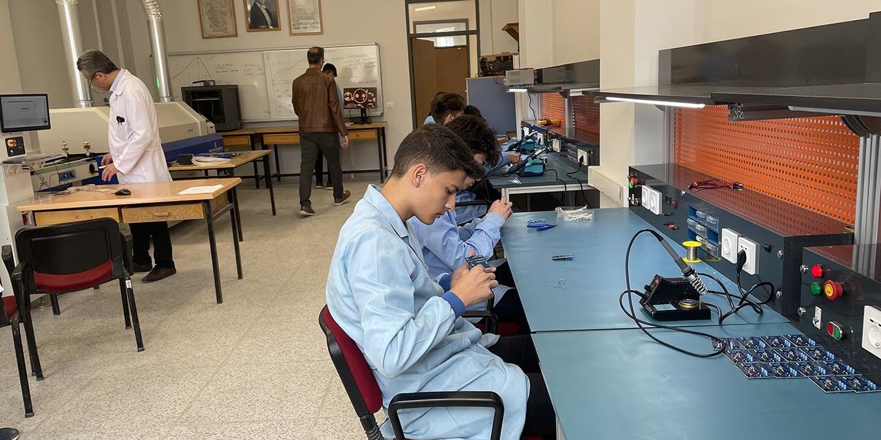 Başarılı Öğrencilerin Gözdesi Oldu! Mesleki Ve Teknik Liselerde Rekor Artış