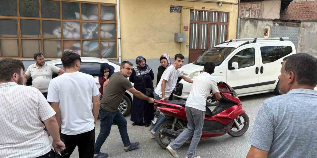 Tosya'da Yaya Ve Motosiklet Sürücüsü Yaralandı