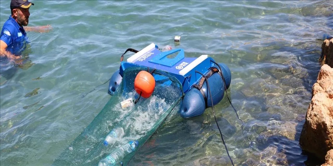 Antalya'da Deniz Yüzeyindeki Kirlilik "Çöp Kapar" Robotla Önlenecek