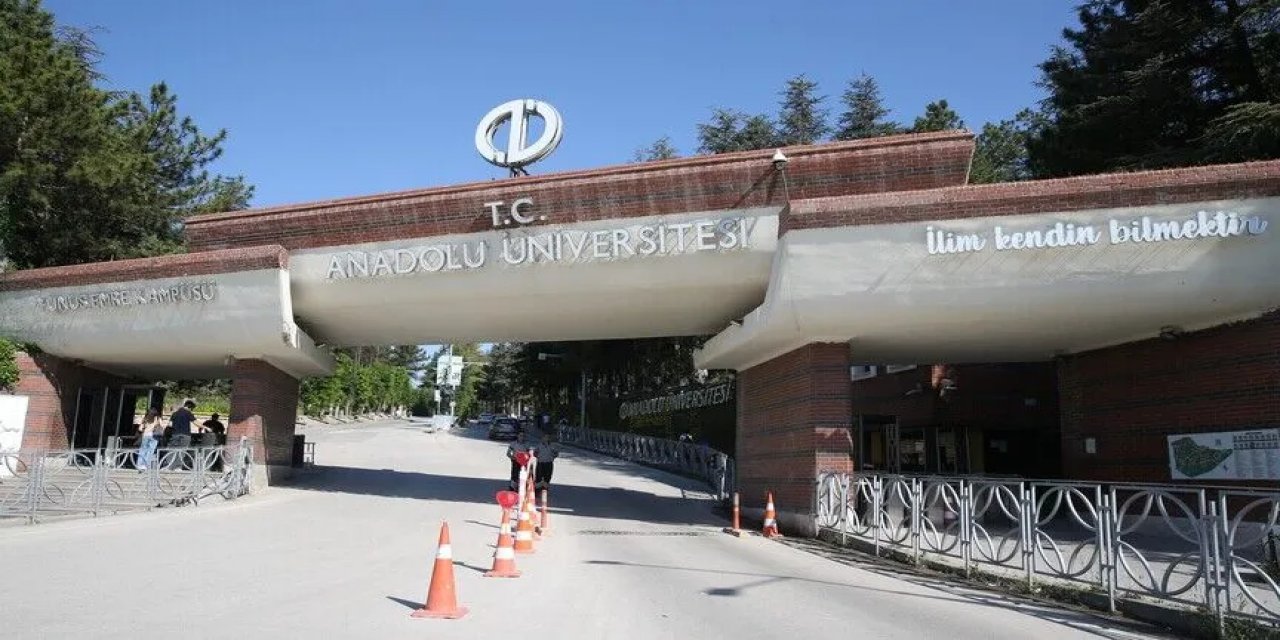 Anadolu Üniversitesi Öğrenci Affından Yararlanacaklara Farklı Eğitim Seçenekleri Sunuyor