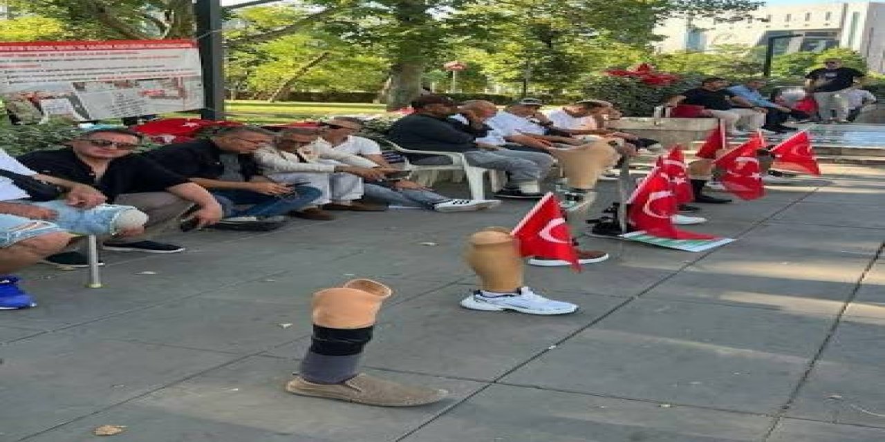 Gazilerin Meclis Yürüyüşüne Polis Barikatı Ve Polis Gözyaşı