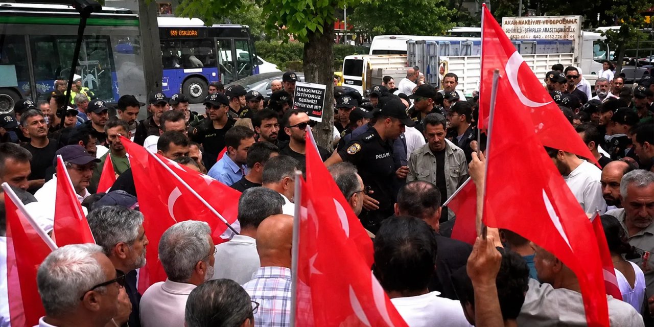 Gazilerin Meclis Yürüyüşüne Polis Barikatı Ve Polis Gözyaşı