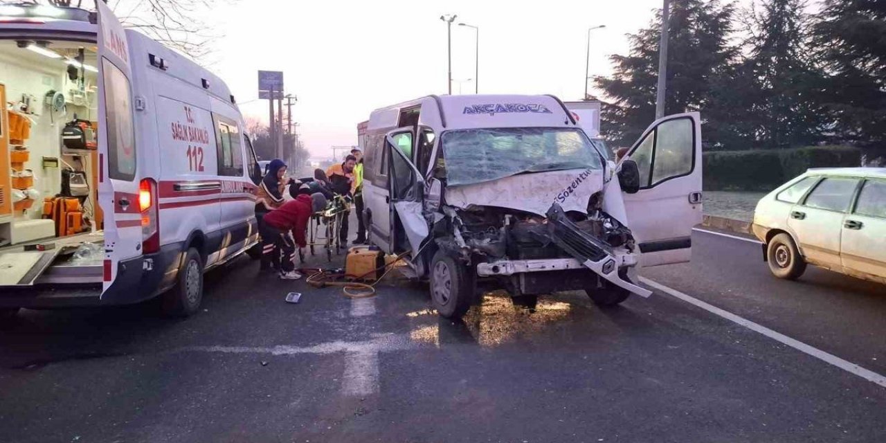 Trafik Kazalarında Can Kaybı Ve Yaralı Sayısı Artıyor