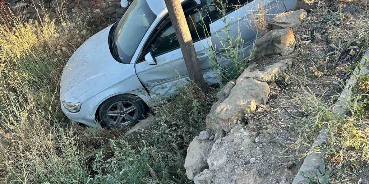 Tomarza'da Trafik Kazası: 2 Yaralı
