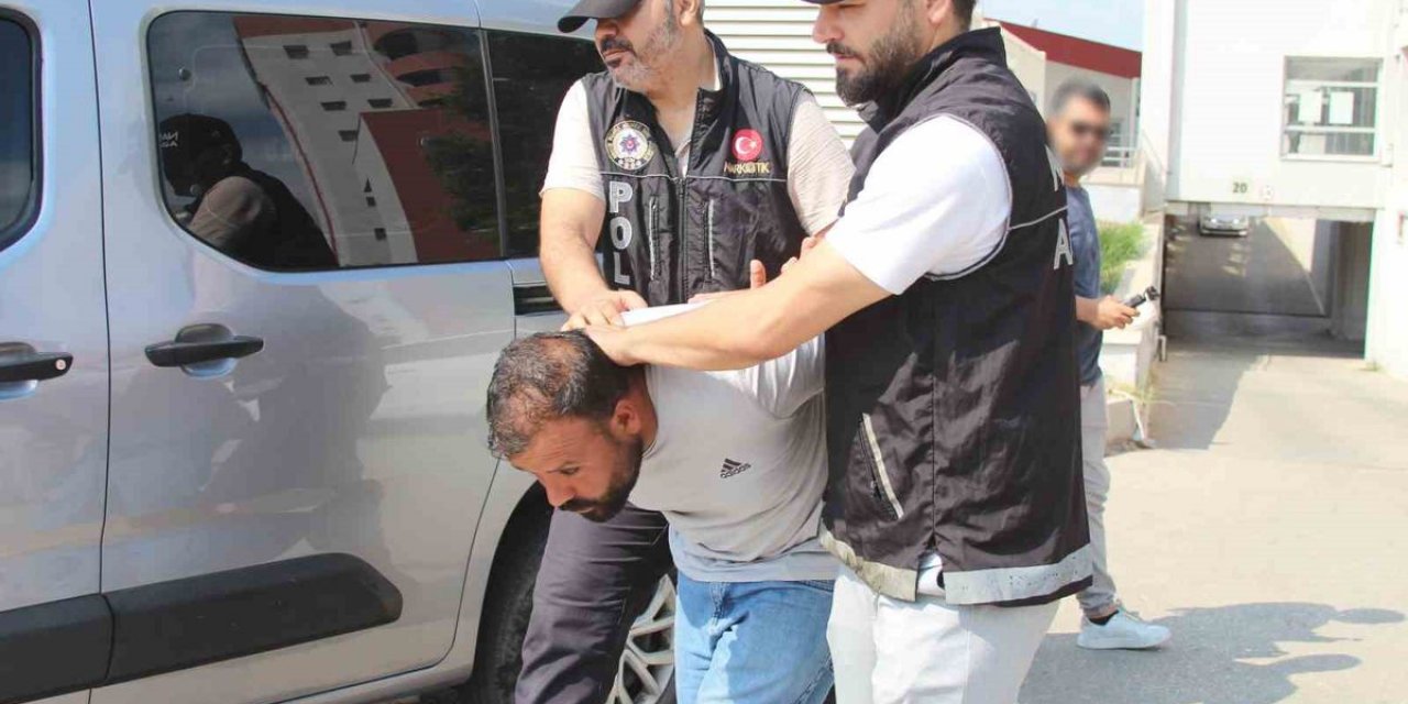 Adana'da 283 Bin Sentetik Hap Ele Geçirildi