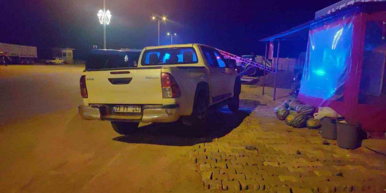 Elazığ'da Silahlı Ve Bıçaklı Kavga: 3 Yaralı