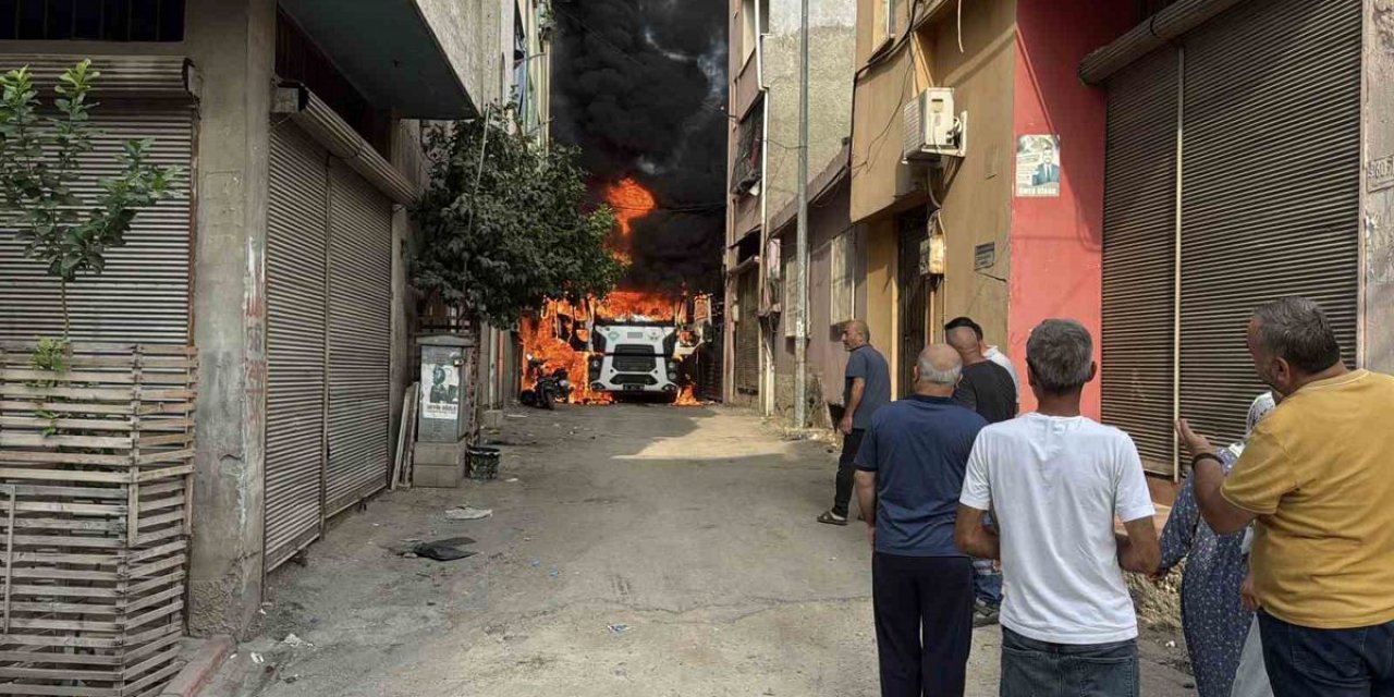 Çay İçmeye Giden ASKİ Ekiplerinin Vidanjörü Yandı, Mahalleli Canını Zor Kurtardı