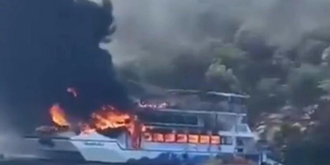 Muğla'da Gezi Teknesinde Can Pazarı: 115 Kişi Suya Atladı