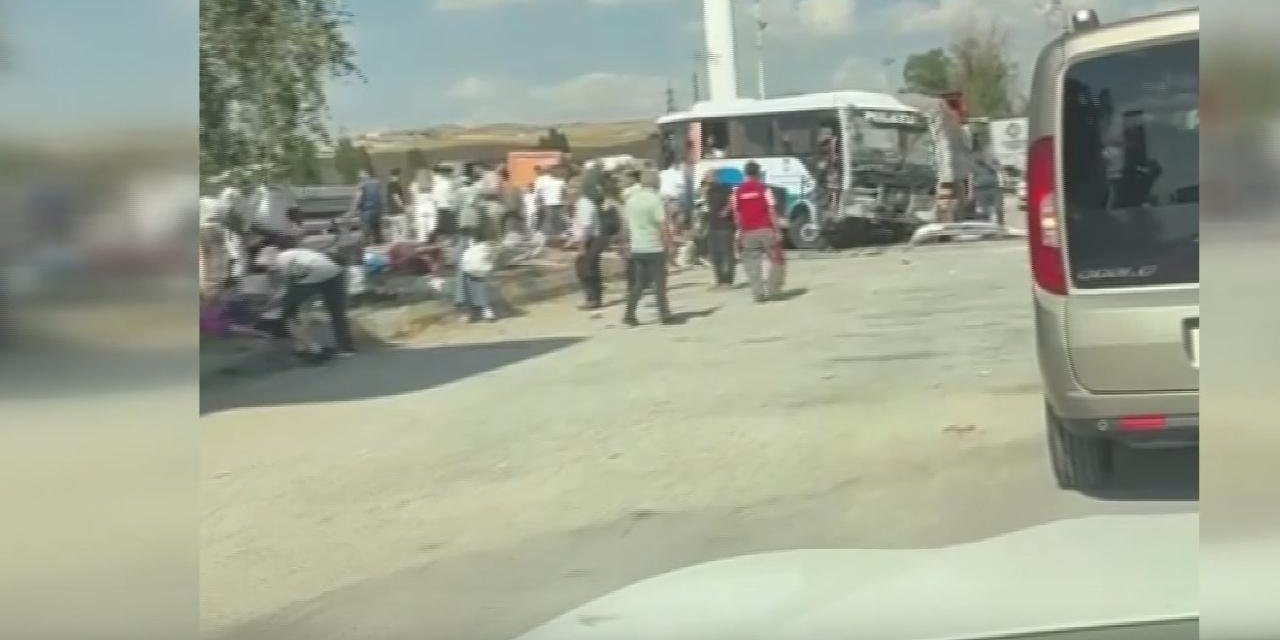 Ankara'da Halk Otobüsü İle Kamyon Çarpıştı