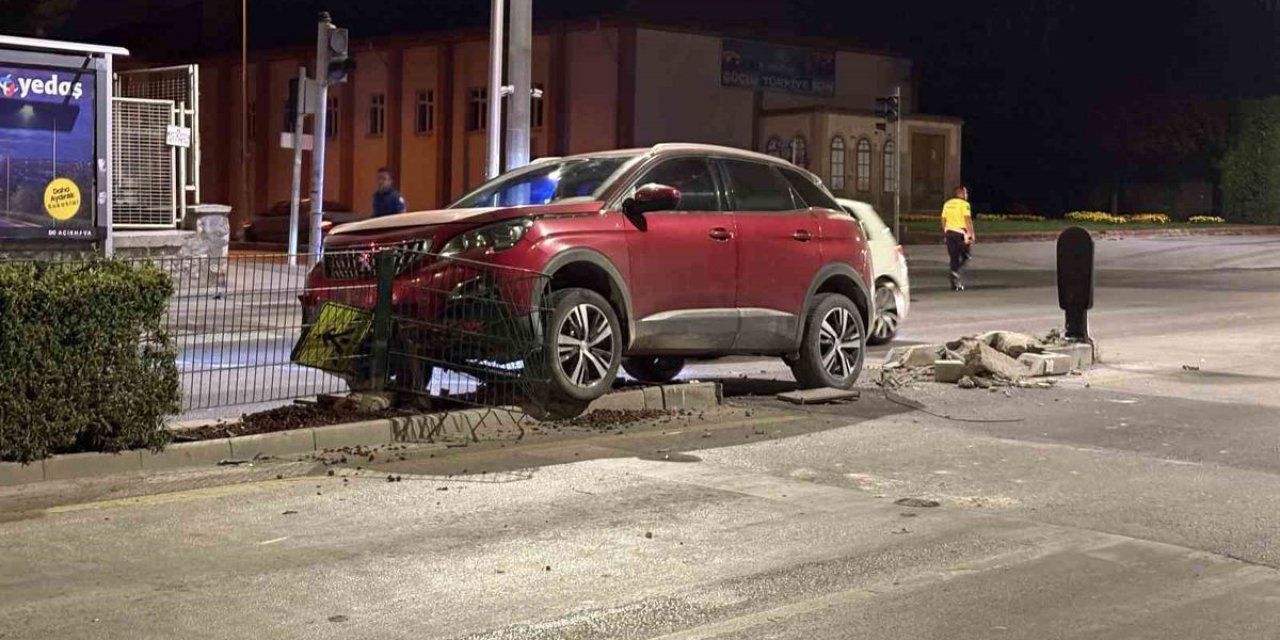 Çorum'da Otomobil Ve Motosiklet Çarpıştı: 1 Yaralı