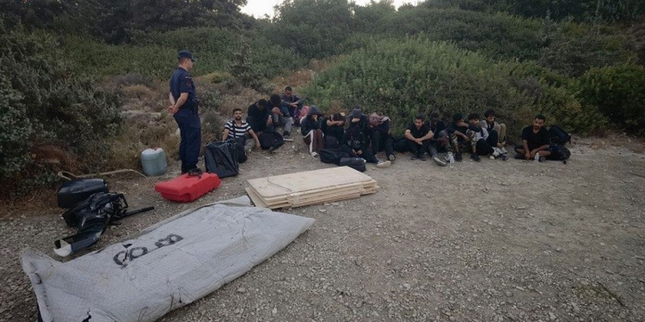 Çeşme'de 16 Düzensiz Göçmen Yakalandı