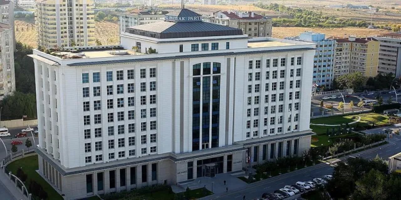 AK Parti Batman Gençlik Kollarından Cumhurbaşkanı Erdoğan'a Pankartla Teşekkür