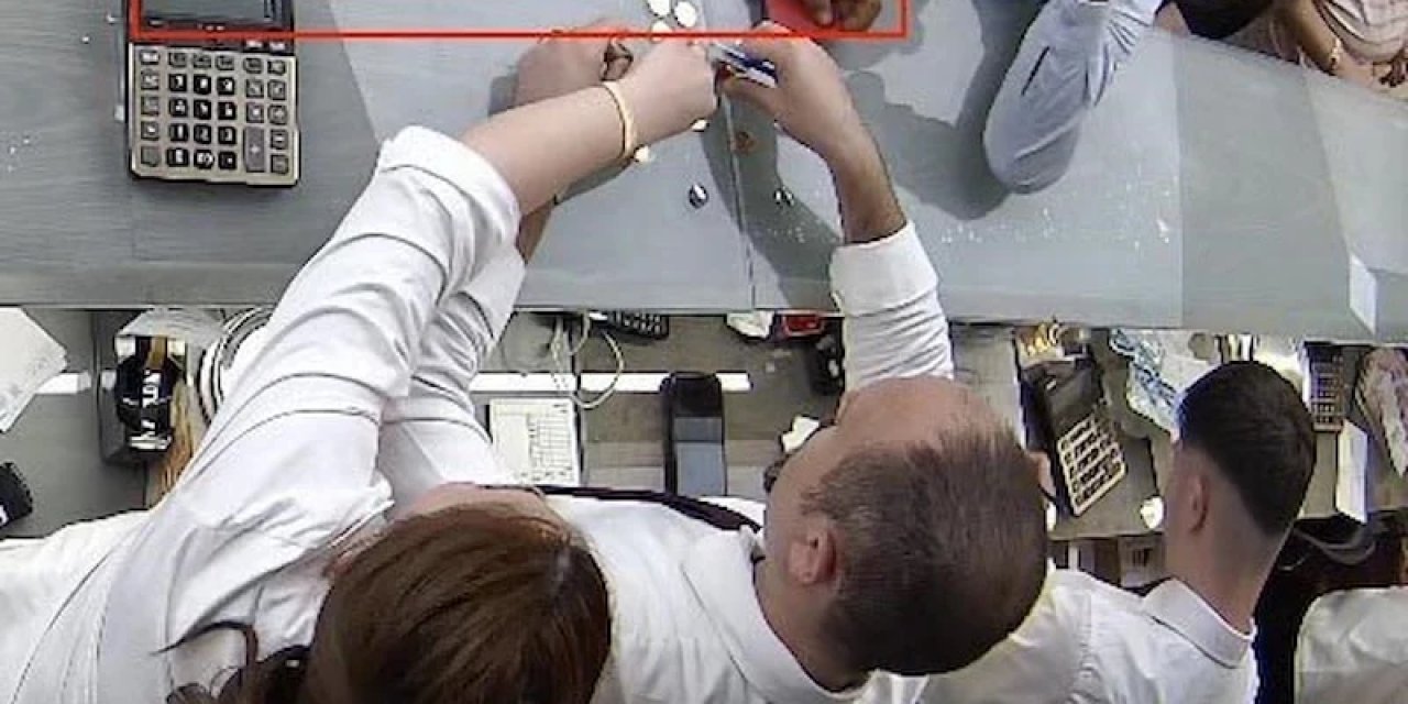 Eskişehir'de 15 Adet Sahte Cumhuriyet Altını Bozdurmak İsterken Yakalandı
