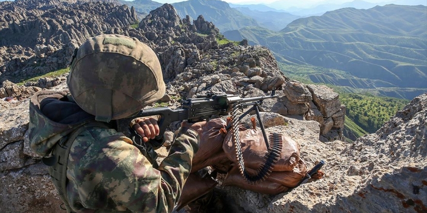 Terör Örgütünde Çözülme Sürüyor: İki Terörist Daha Teslim Oldu