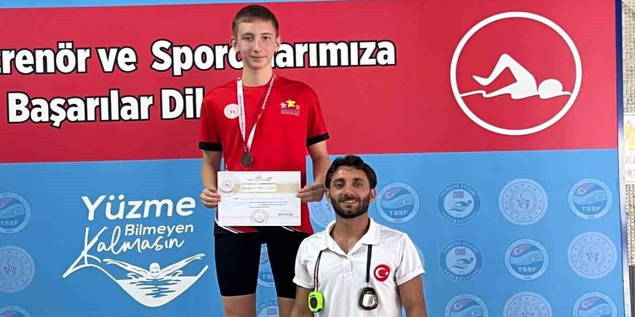 Aydınlı Yüzücülerden Büyük Başarı