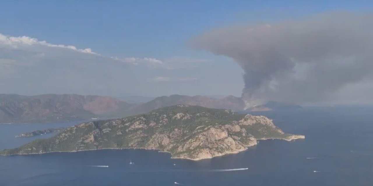 Marmaris'te Çıkan Orman Yangınına Müdahale Ediliyor