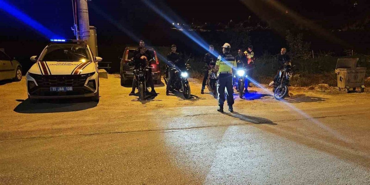 Bilecik'te Motosiklet Sürücülerine Güvenli Sürüş Eğitimi