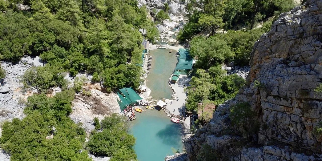 Göynük Kanyonu, Antalya'nın Sıcağından Bunalan Macera Tutkunlarını Ağırlıyor