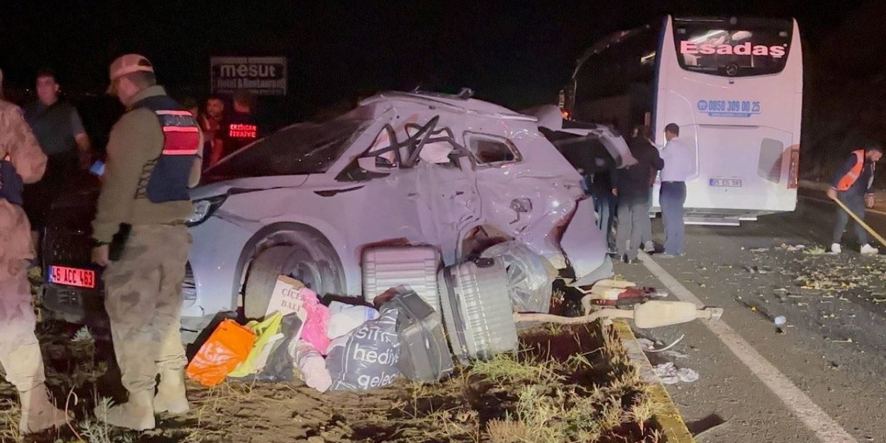Erzincan'da Korkunç Kaza: 1 Ağır, 7 Yaralı