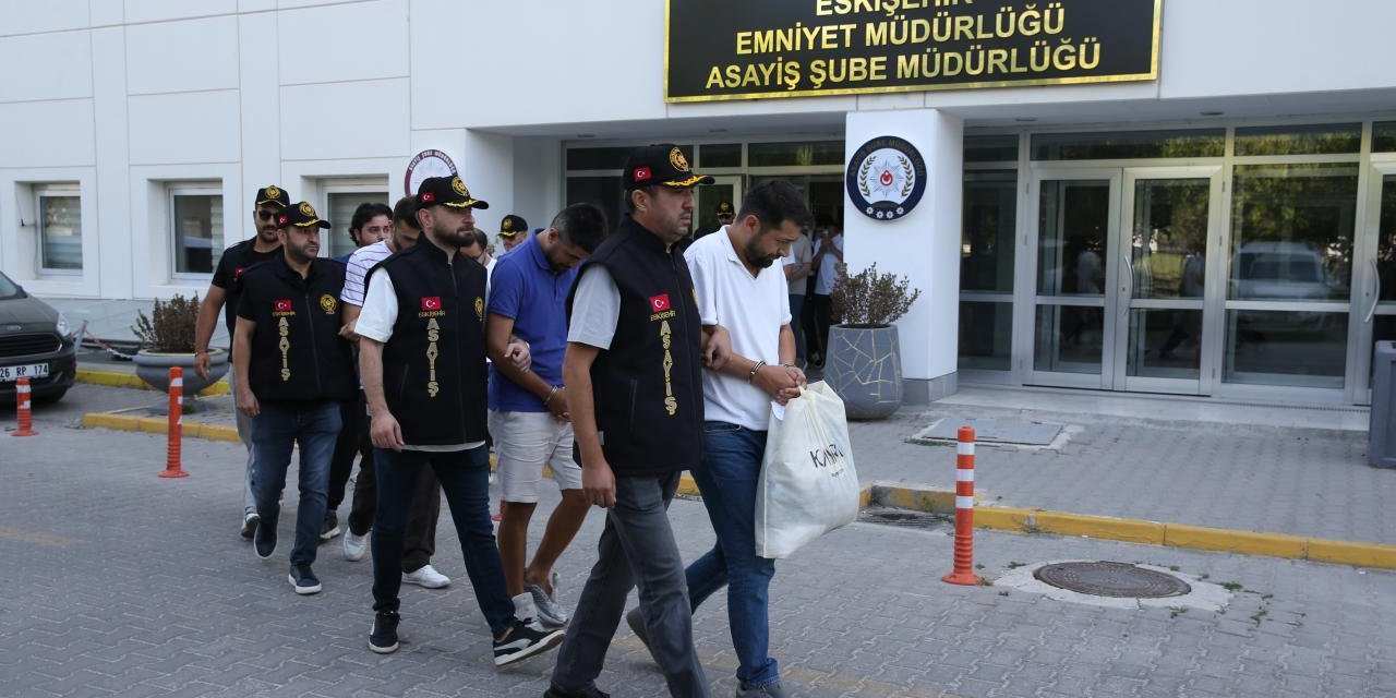 'İnternet Altyapısı Değişikliği' Bahanesiyle 801 Kişiyi Dolandıran 82 Şüpheli Adliyede