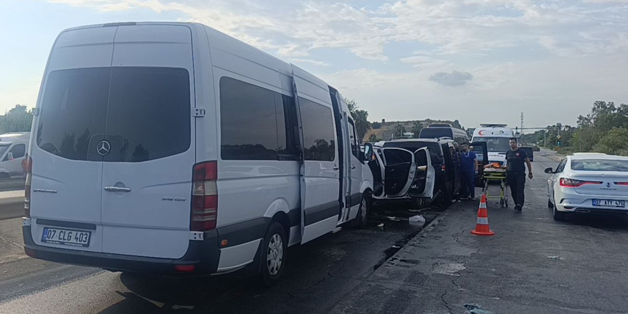 Manavgat'ta Zincirleme Kaza: 17 Yaralı