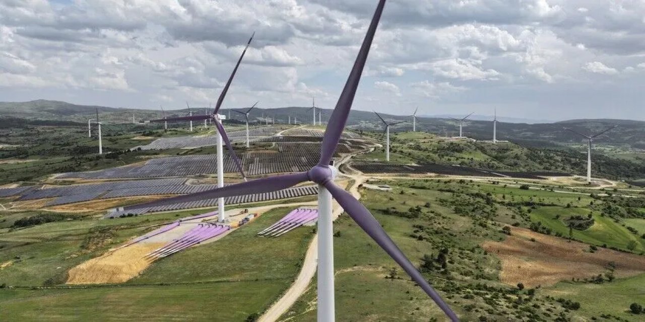 Türkiye'nin Elektrik Kurulu Gücündeki Son Bir Yıldaki Artışın Yüzde 88'i Yenilenebilir Kaynaklardan Geldi