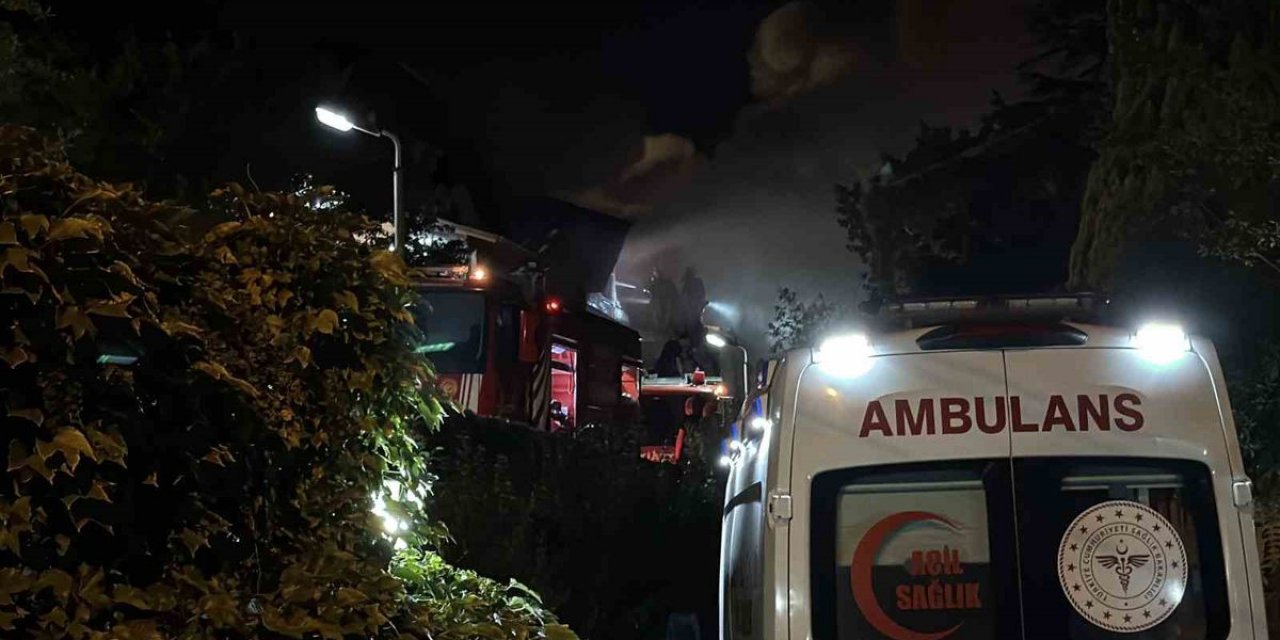 Sapanca'da Villa Yangını Kontrol Altına Alındı