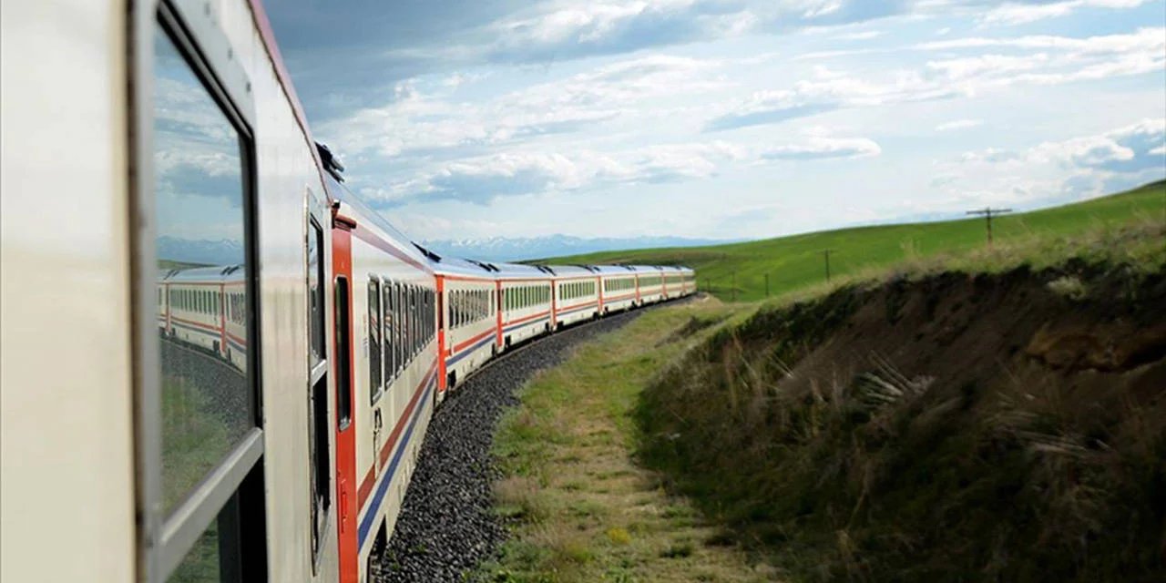 TCDD Taşımacılık Aş 7 Ana Hat Treninin Yemekli Vagonlarının İşletme Hakkı İçin İhale Düzenleyecek
