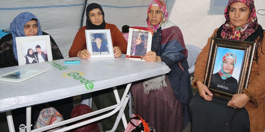 'Annelerin Bedduası Çok Kötüdür. Çocuklarımızı Bıraksınlar'