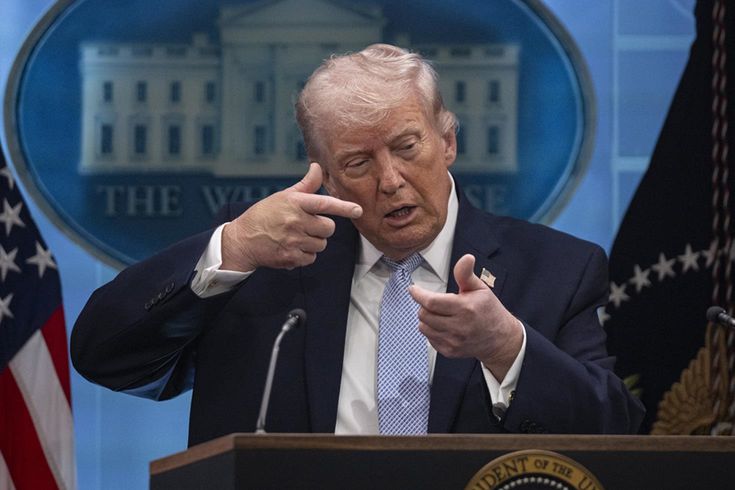 Trump, İran'a Yönelik "Eşi Benzeri Görülmemiş Ekonomik Operasyon" İlan Etti
