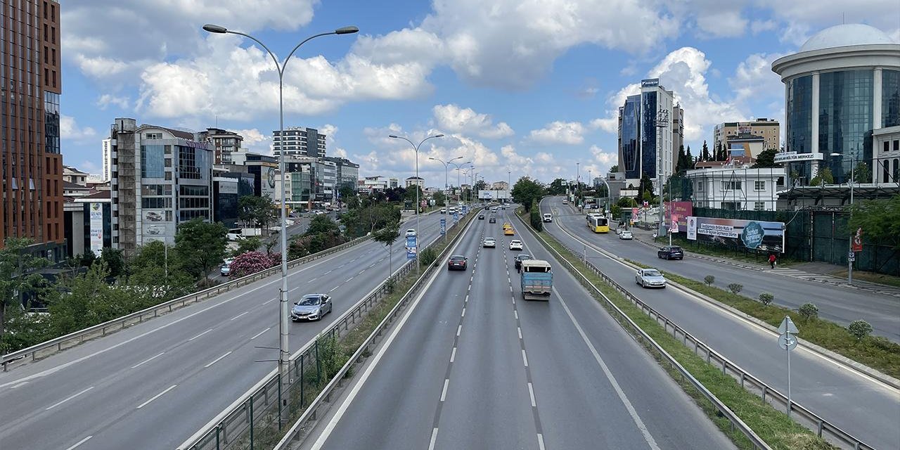 İstanbul'da Zafer Bayramı Nedeniyle Bazı Yollar Trafiğe Kapatılacak