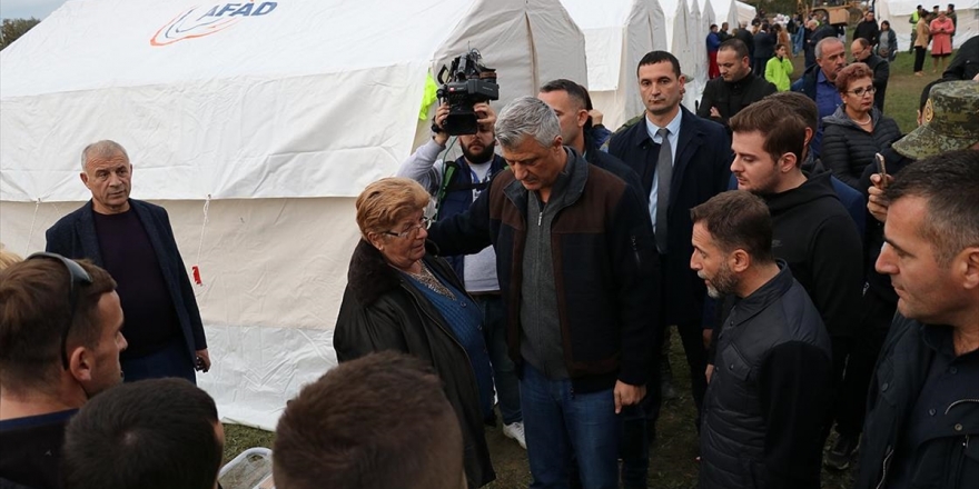 Kosova Cumhurbaşkanı'nın Dıraç Ziyareti Sırasındaki Deprem Paniğe Yol Açtı