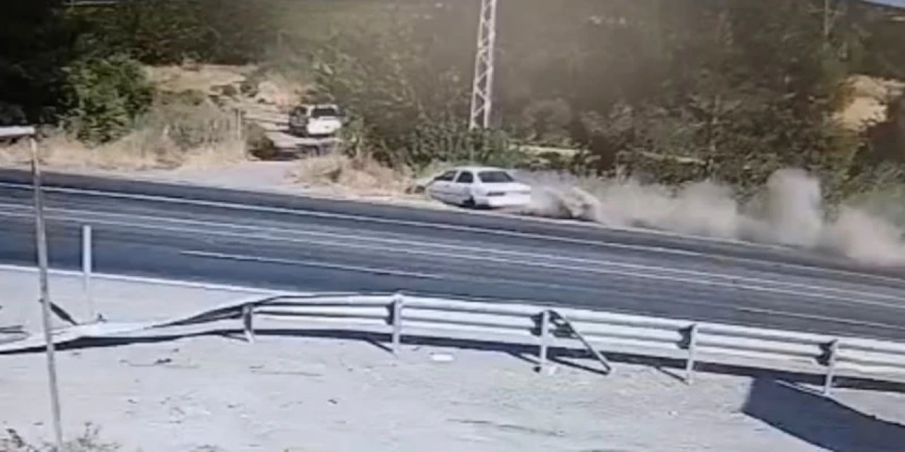Adıyaman'da Kontrolden Çıkan Otomobil Şarampole Devrildi: 2 Yaralı