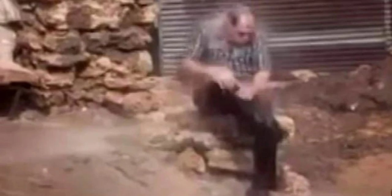 Sivas'ta Sıcaktan Bunaldı: Yağmuru Fırsat Bilip, Adeta Banyo Yaptı
