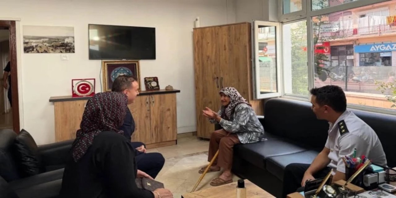 Burdur'da Yıllarca Simit Satarak Kazandıkları Evlerini Jandarmaya Bağışladı