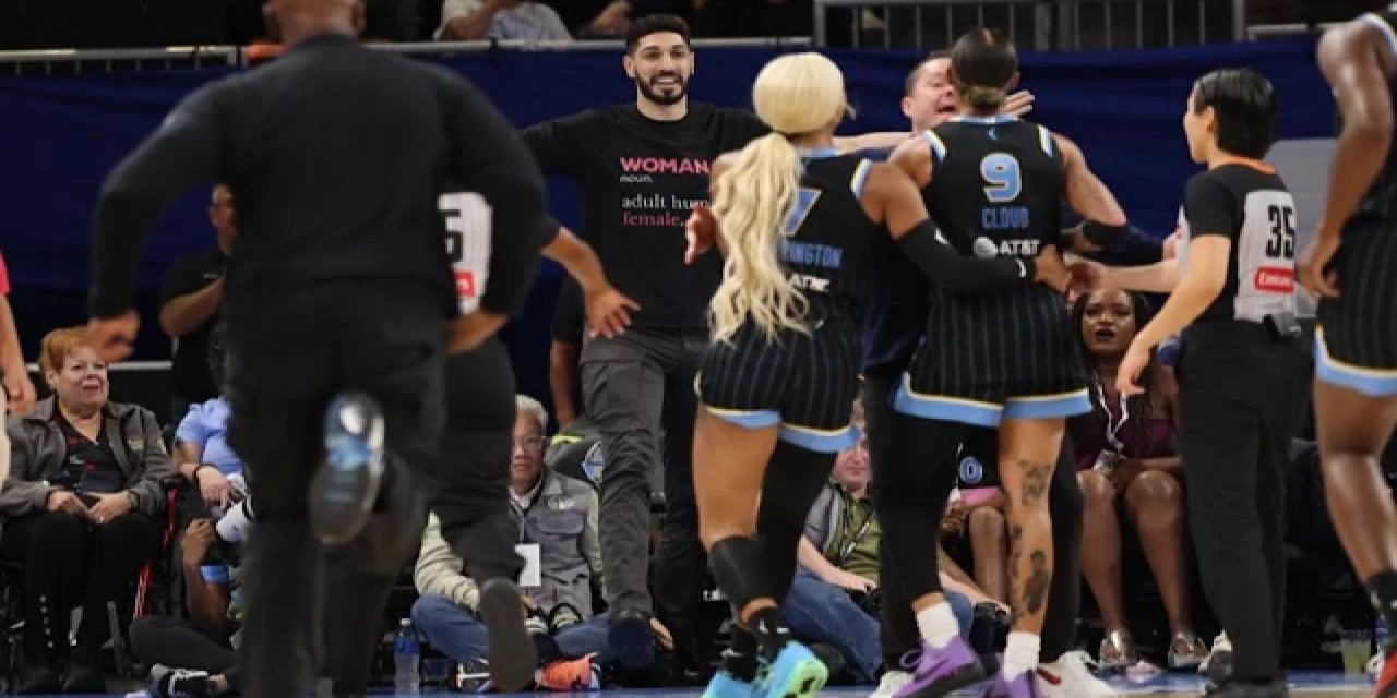 FETÖ'cü Enes Kanter'e Büyük Şok! Salondan Atıldı