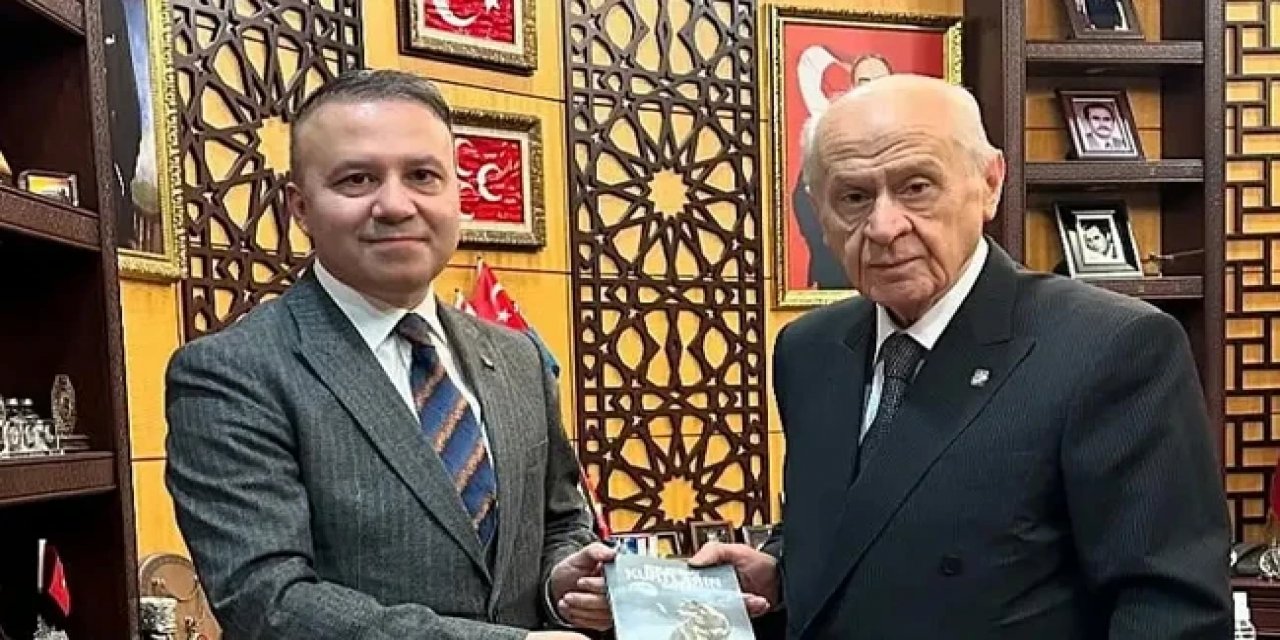 Bahçeli'nin Basın Danışmanından Sürpriz Karar