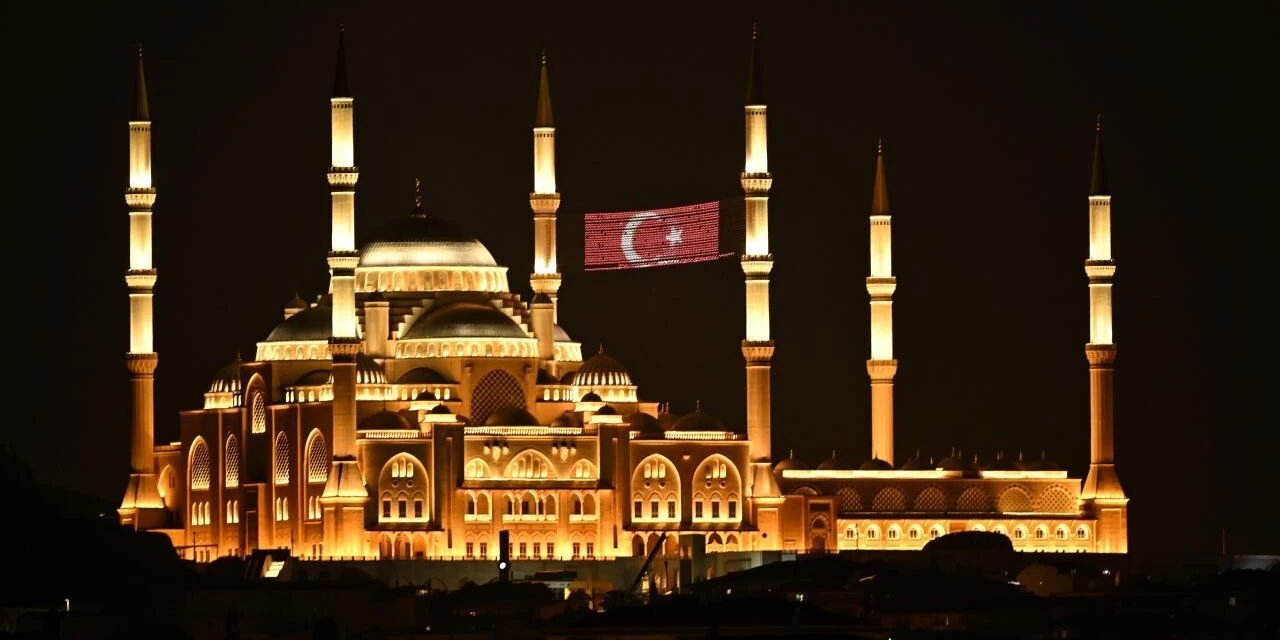 Mevlit Kandili Dualarla İdrak Edildi