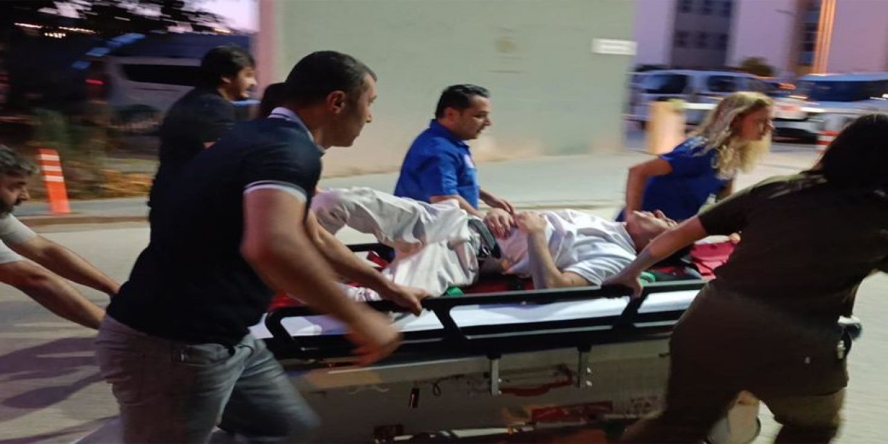 Bursa'da Doktor, Motosiklet Kazasındaki Yaralıya Yardım İçin Duvardan Atladı