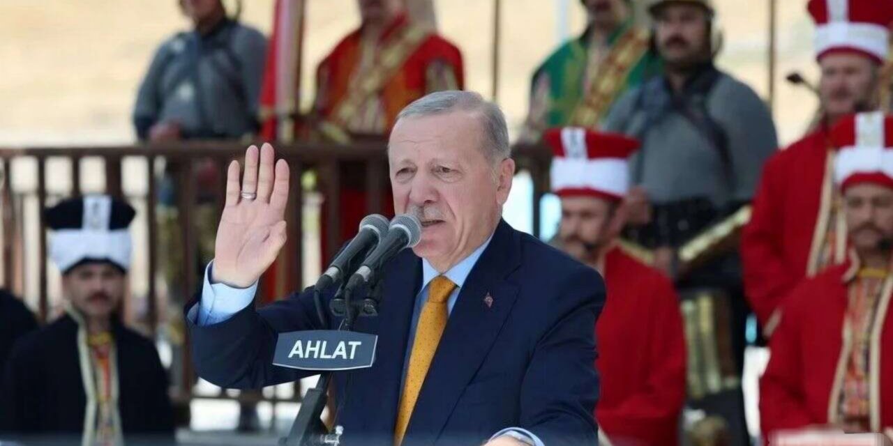 Cumhurbaşkanı Erdoğan Ahlat'ta! Malazgirt Zaferi'nin 955. Yıl Dönümünde Tarihi Mesajlar