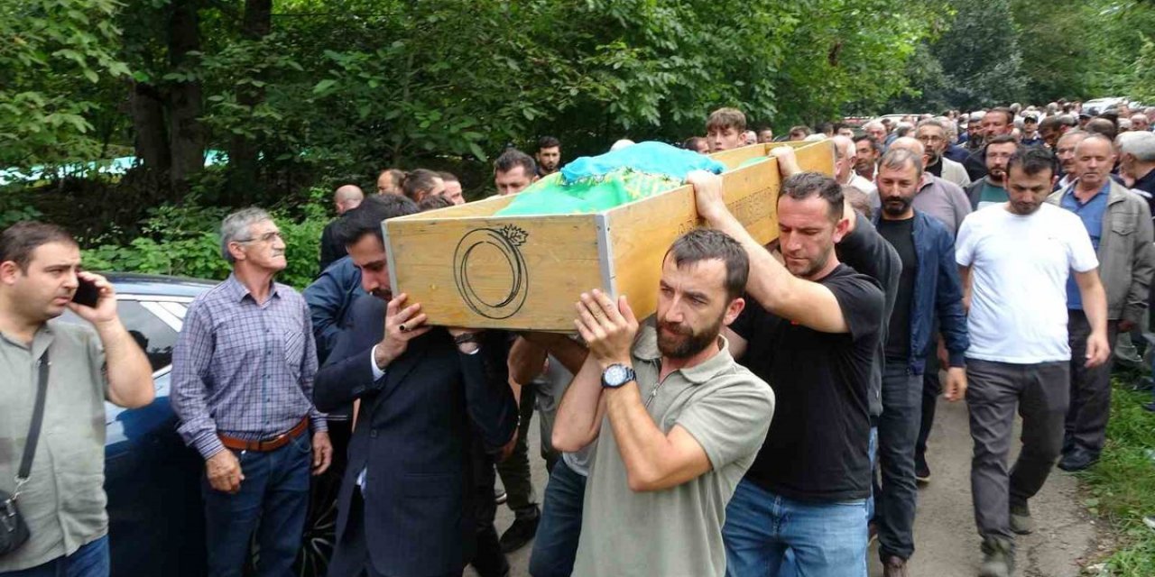 İki Kız Kardeş Uçurumdan Düştü