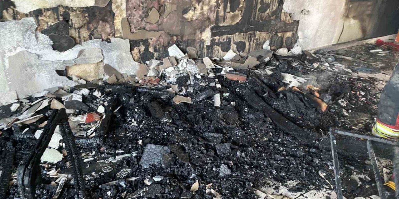 Altıeylül'de Ev Yangını Söndürüldü