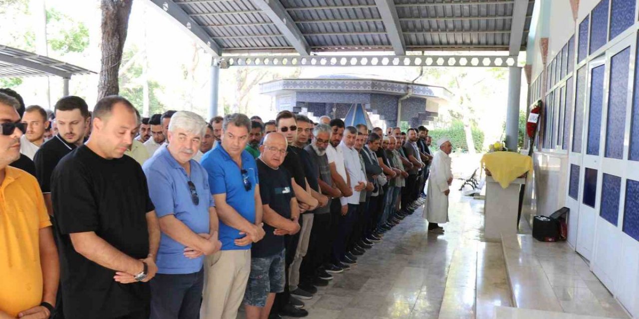 Acı Kaybın Ardından Cenaze Töreni