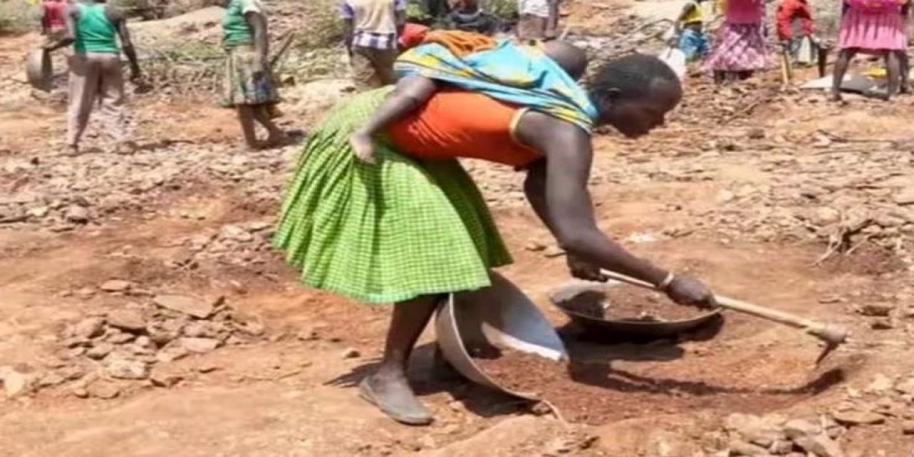 Kenya'da Keçisini Ararken Altın Buldu! Kazma Küreği Kapan Bölgeye Akın Etti