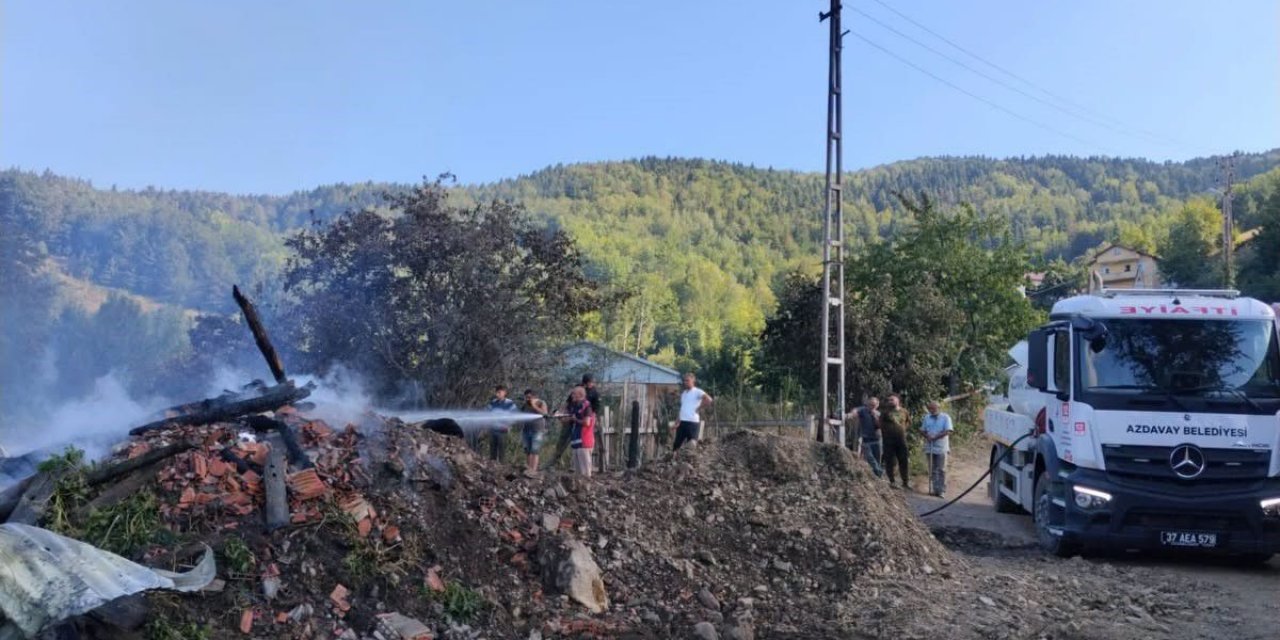 Azdavay'da Yangın: 1 Ev Kullanılamaz Hale Geldi