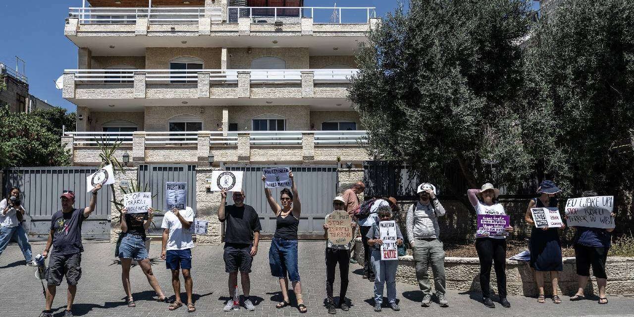 Doğu Kudüs Karıştı: AB Temsilciliği Önünde İsrail İhlallerine Karşı Sert Protesto!