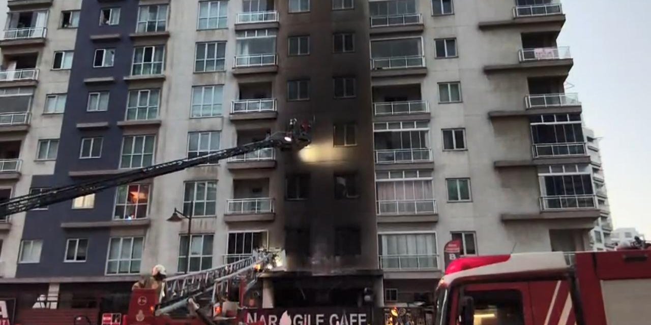 İstanbul'da Kafede Yangın