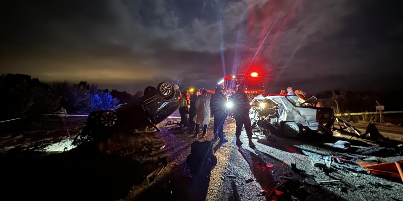 Karaman'da İki Otomobil Çarpıştı: 1 Kişi Ölü, 1 Kişi Yaralı