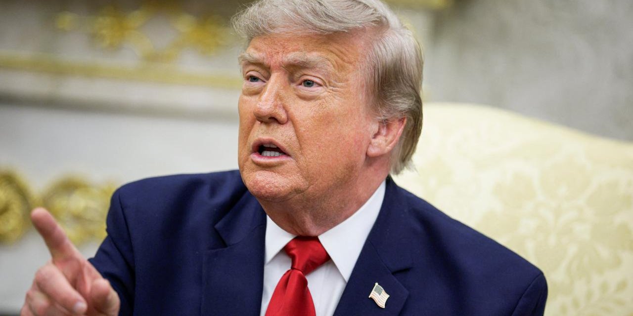 Trump'ın Konuşmalarını Bahse Çeviren Teleprompter Operatörüne 172 Bin Dolar Ceza